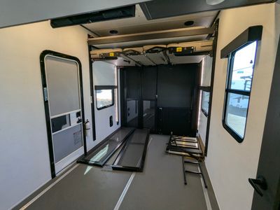 2025 Alliance RV Valor - Photo 25