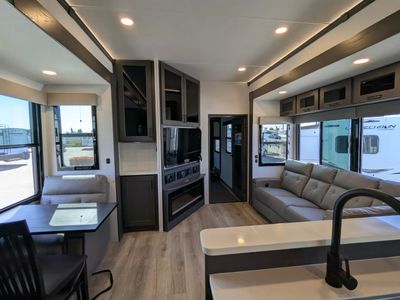 2025 Alliance RV Valor - Photo 2