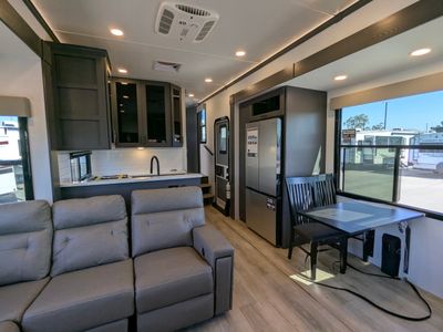 2025 Alliance RV Valor - Photo 30