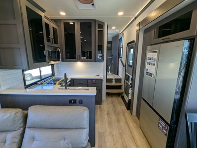 2025 Alliance RV Valor - Photo 36