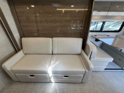 2023 Entegra QWEST — photo 13 view
