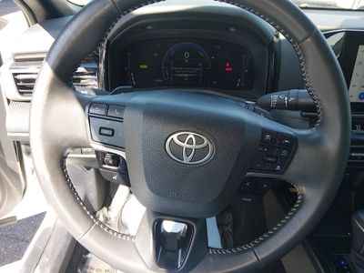 2025 Toyota Camry — photo 12 view