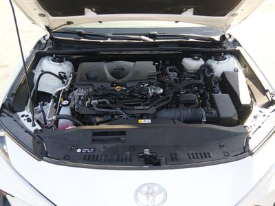 2025 Toyota Camry — photo 9 view