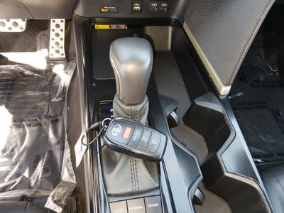 2025 Toyota Camry — photo 15 view