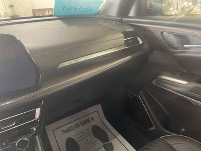 2025 Chevrolet Traverse — photo 12 view