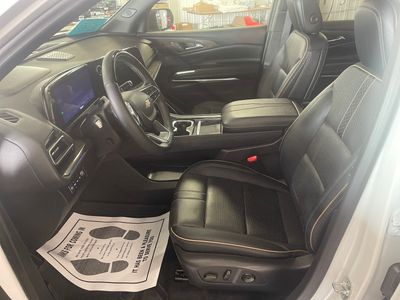 2025 Chevrolet Traverse — photo 9 view