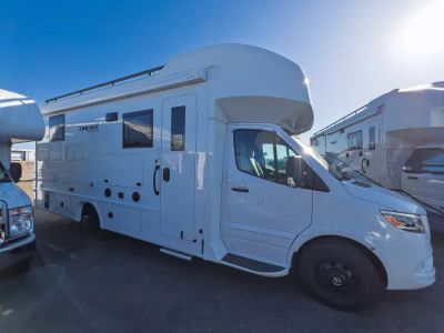 2027 Grand Design LINEAGE SERIES M — photo 17 view