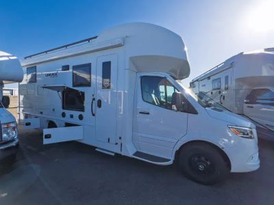 2027 Grand Design LINEAGE SERIES M — photo 18 view