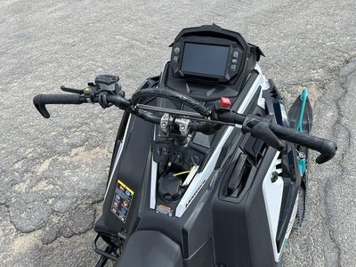 2025 Polaris 9R RMK KHAOS 165 White and Teal - Photo 10