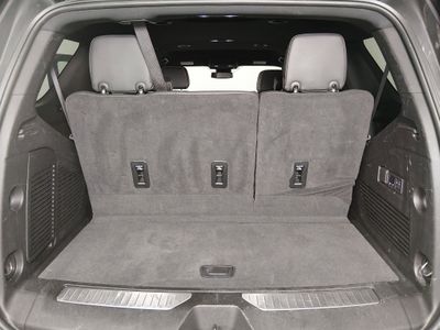 2024 Chevrolet Tahoe — photo 11 view