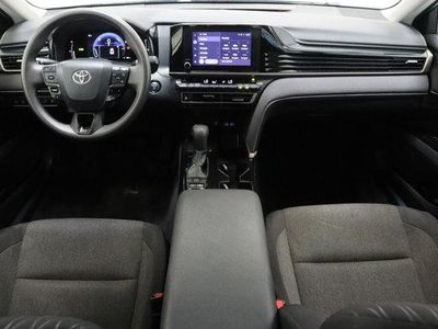 2025 Toyota Camry FWD - Photo 29