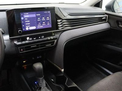 2025 Toyota Camry FWD - Photo 15