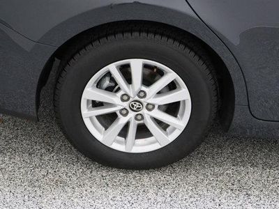 2025 Toyota Camry FWD - Photo 6