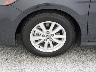 2025 Toyota Camry FWD - Photo 11