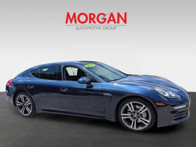 2015 Porsche Panamera — side profile view