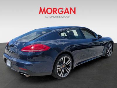 2015 Porsche Panamera — interior view