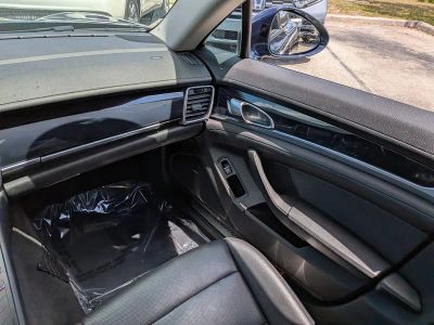 2015 Porsche Panamera — photo 17 view
