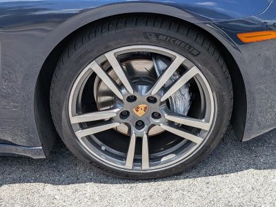 2015 Porsche Panamera — photo 11 view