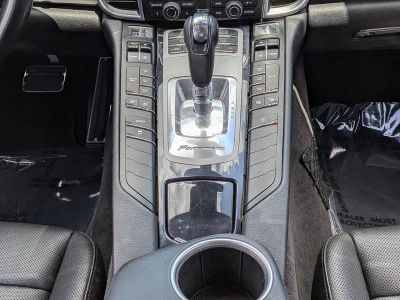 2015 Porsche Panamera — photo 19 view