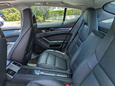 2015 Porsche Panamera — photo 13 view