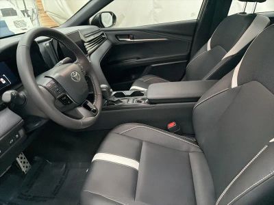 2025 Toyota Camry — photo 12 view