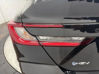 2025 Toyota Camry — photo 9 view