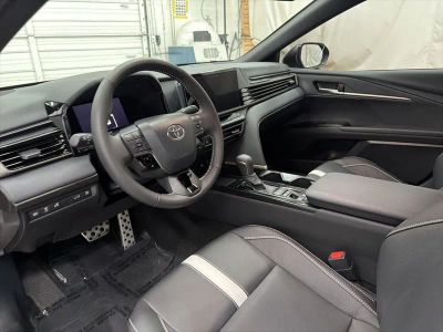 2025 Toyota Camry — photo 10 view