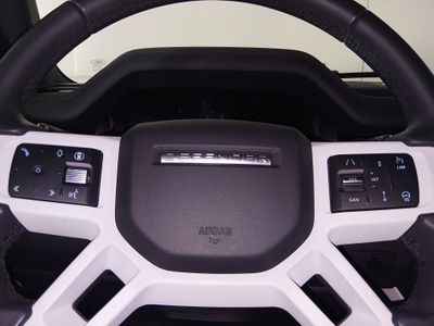 2025 Land Rover Defender - Photo 12