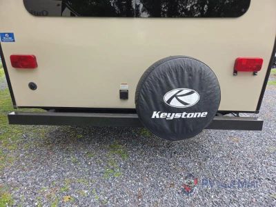 2017 Keystone RV Outback Ultra Lite — photo 14 view