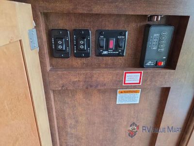 2017 Keystone RV Outback Ultra Lite — photo 17 view