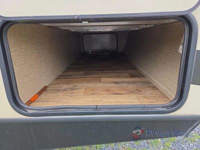 2017 Keystone RV Outback Ultra Lite — photo 12 view