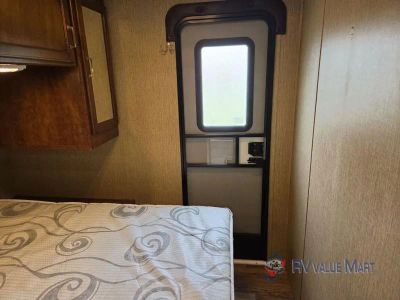 2017 Keystone RV Outback Ultra Lite — photo 24 view