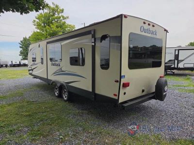 2017 Keystone RV Outback Ultra Lite — photo 7 view
