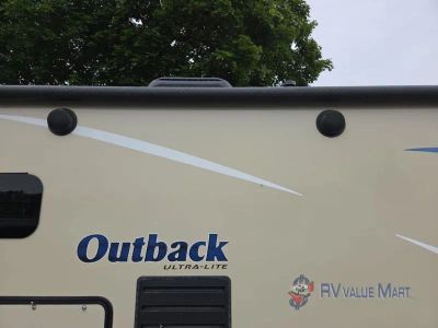 2017 Keystone RV Outback Ultra Lite — photo 16 view