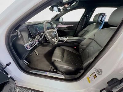 2024 BMW 7 Series — photo 12 view