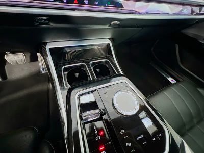 2024 BMW 7 Series — photo 21 view