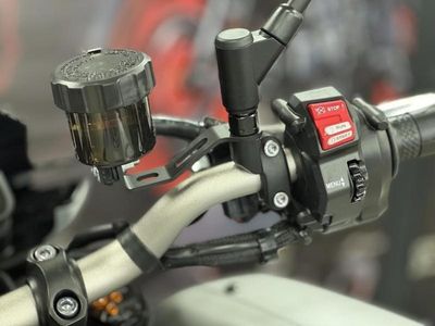 2025 Yamaha MT-10 - Photo 14