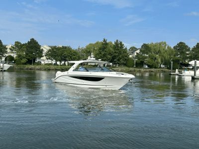2025 Sea Ray SLX 400 Outboard - Photo 3