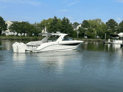 2025 Sea Ray SLX 400 Outboard - Photo 4