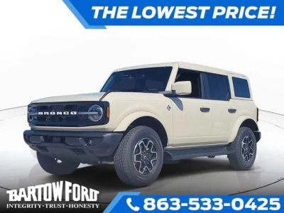 2026 Ford Bronco Outer Banks in Desert Sand — front three-quarter view