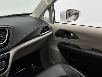 2022 Chrysler Pacifica - Photo 29