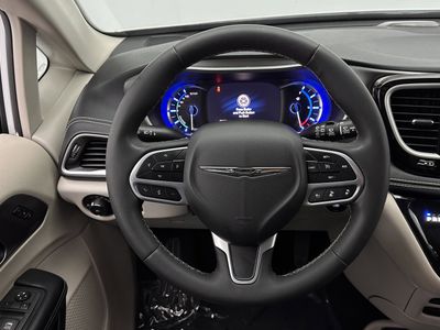 2022 Chrysler Pacifica - Photo 26