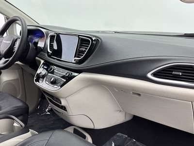 2022 Chrysler Pacifica - Photo 34