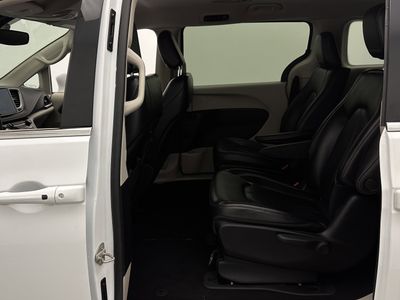 2022 Chrysler Pacifica - Photo 24