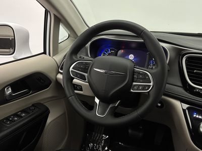 2022 Chrysler Pacifica - Photo 27