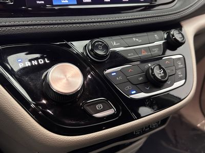 2022 Chrysler Pacifica - Photo 16