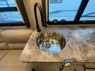 2023 Thor Motor Coach Vegas - Photo 21