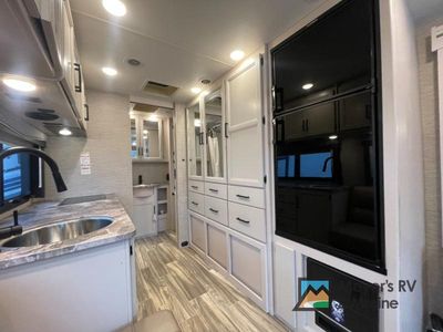 2023 Thor Motor Coach Vegas - Photo 19