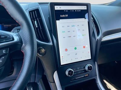 2023 Ford Edge — photo 14 view