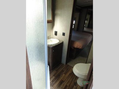 2017 Keystone RV Cougar - Photo 26